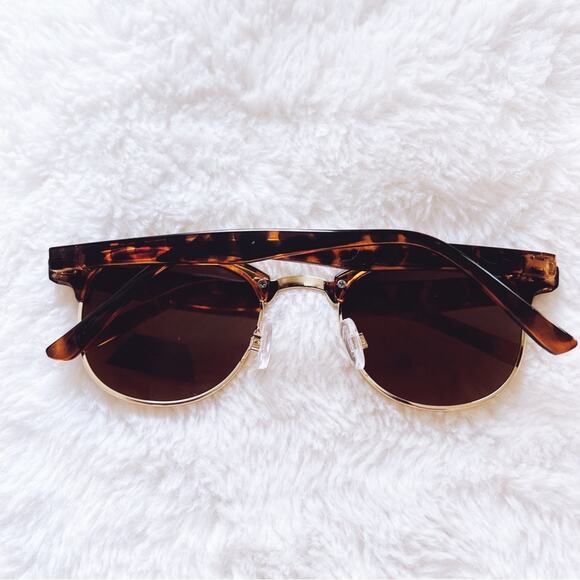 Theo Brown Sleek Modern Sunglasses - Picture 8 of 9